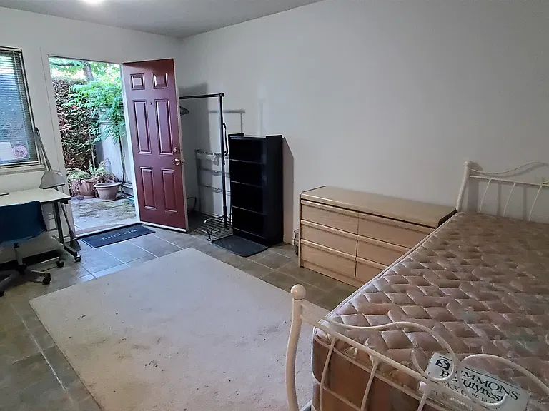 12331 McNeely Dr #ROOMS IN SHARED — Photo 6