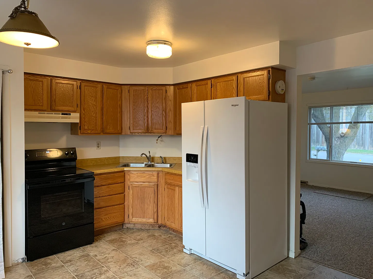 2 bed, $1,100 — Photo 1