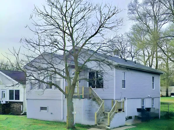 2221 Fairview Ave, Lake Station, IN 46405
