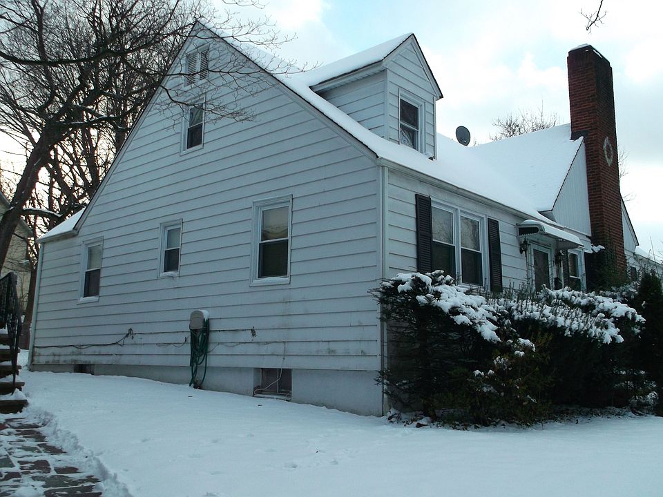 2nd image of 7 Fair St