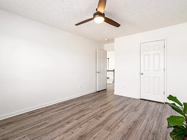 11009 Symington Cir — Photo 38