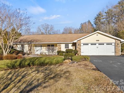 32 Stone House Rd, Hendersonville, NC, 28739