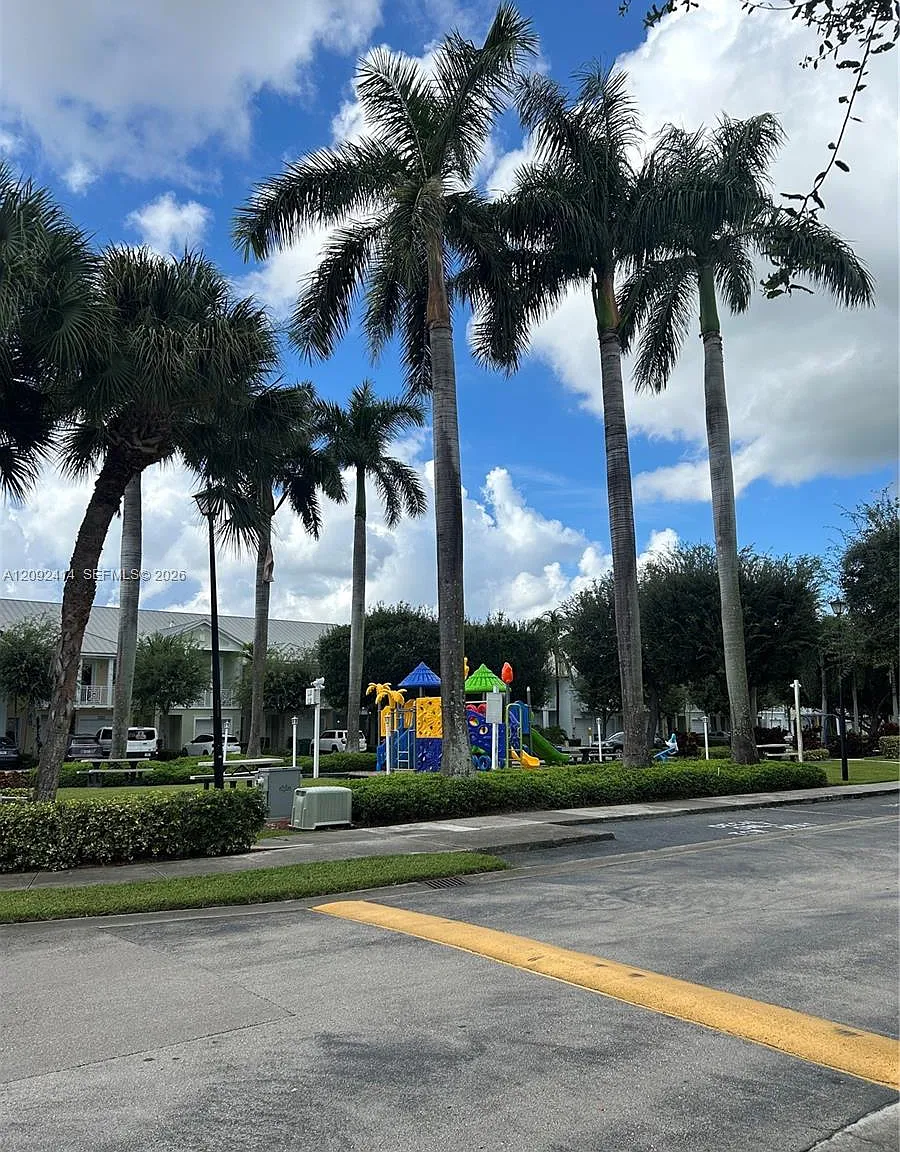 Reserve At Doral East — Photo 3