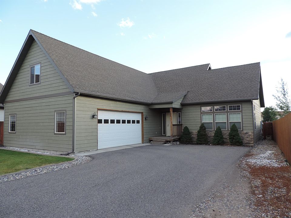 1st image of 395 Woodman Dr