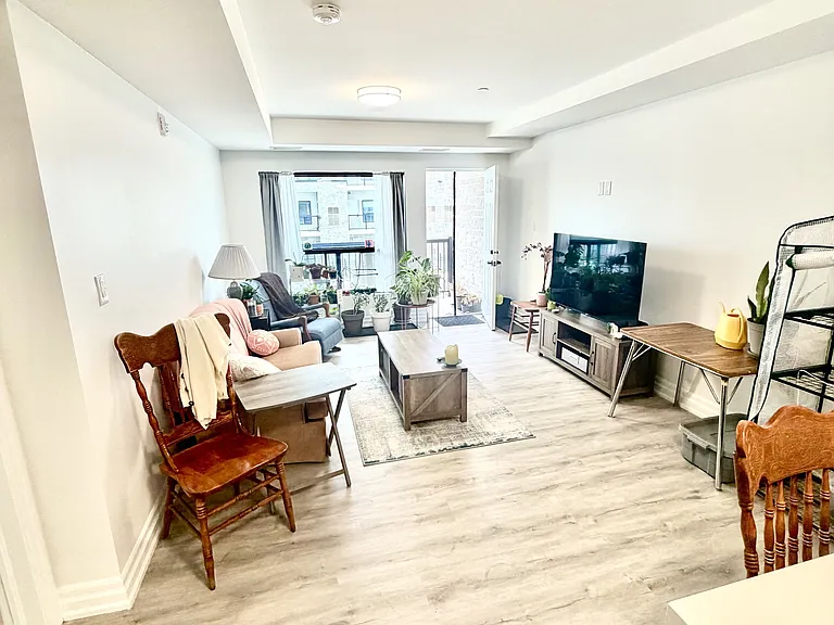 3320 Stella Cres #214 — Photo 4