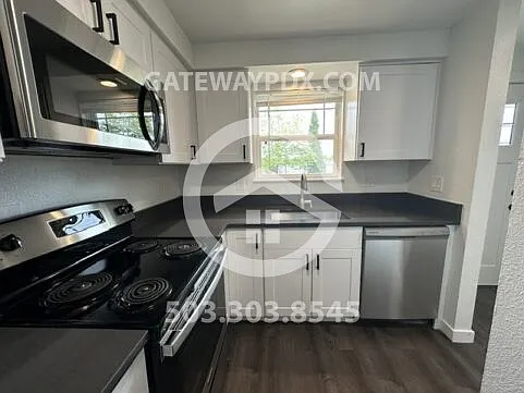2322 SE 7th St — Photo 8