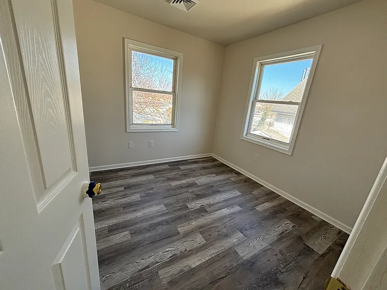 679 W Main St — Photo 5