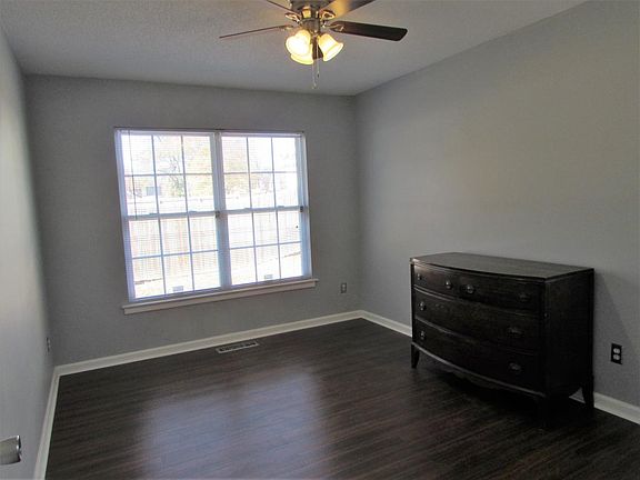 5th image of 304 Green Ave