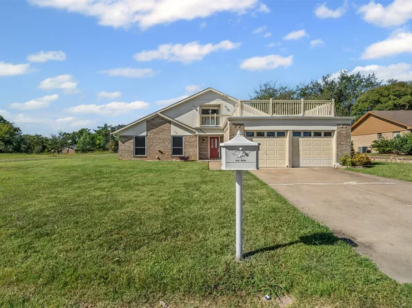 2424 Shoreview Dr, Cleburne, TX 76033