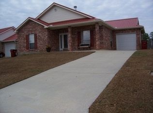 107 Teddy Ln, Picayune, MS 39466