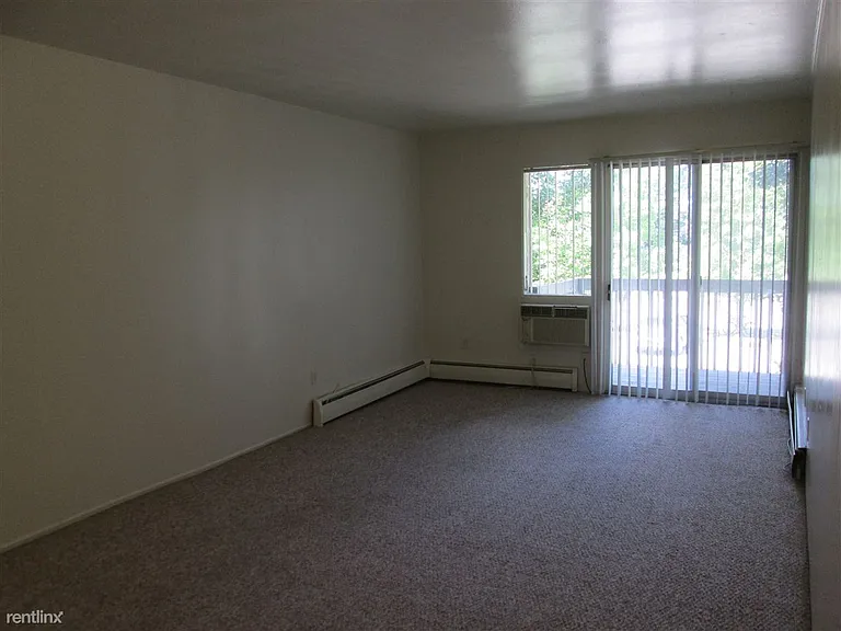 404 W Forest Ave — Photo 3
