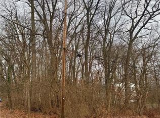 5988 Huntington Rd, Sylvania, OH 43560