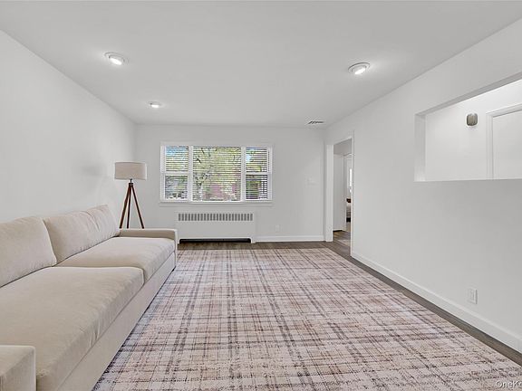 4th image of 5116 Little Neck Parkway