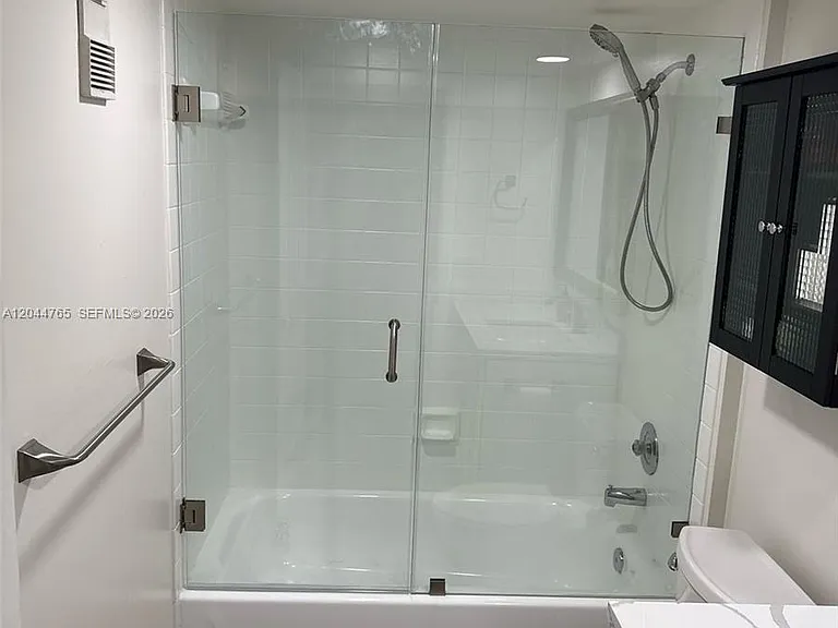 1705 Whitehall Dr #403 — Photo 37