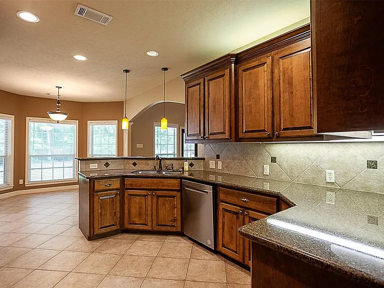 289 Broadmoor Dr — Photo 10