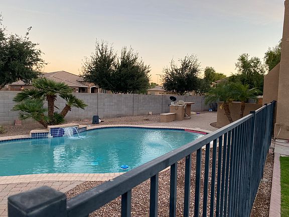 Play pool and barbecue area