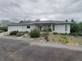 207 Green Heron Dr, Yreka, CA 96097