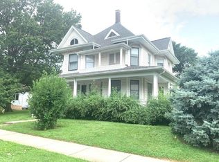 401 W Vine St, Taylorville, IL 62568
