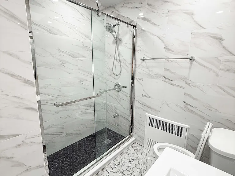 33-28 28th St #3F — Photo 33