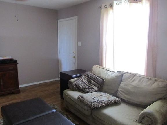 4th image of 3701 Lakecrest Dr