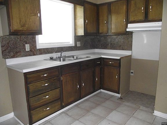 5th image of 2327 Norwood Dr