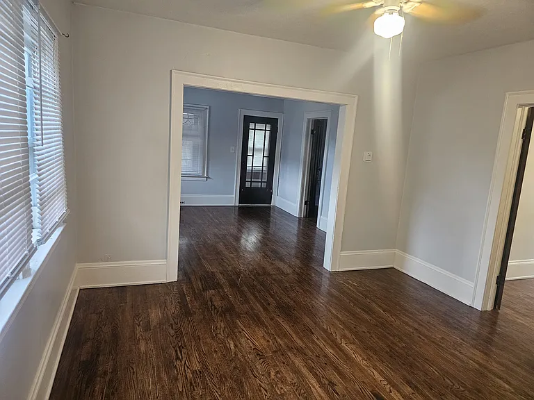 3518 Schiller Ave #UPSTAIRS — Photo 7