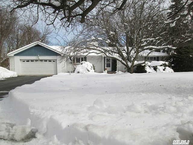 1st image of 12 Thorman Ln
