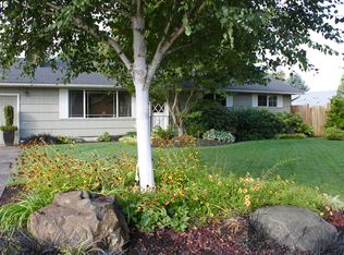 2700 Castle Dr, Springfield, OR 97477