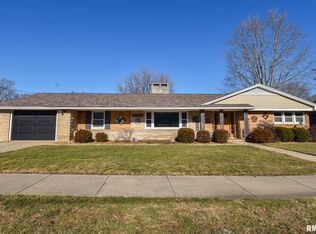 307 Walnut St, Washington, IL 61571