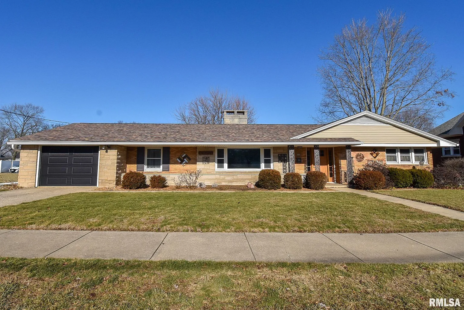 307 Walnut St photo 1