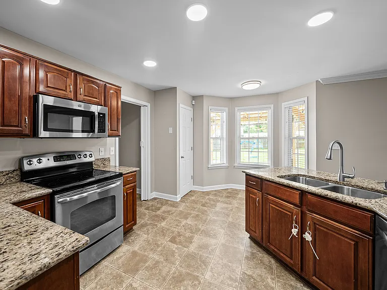 405 Tranquill Ln — Photo 14