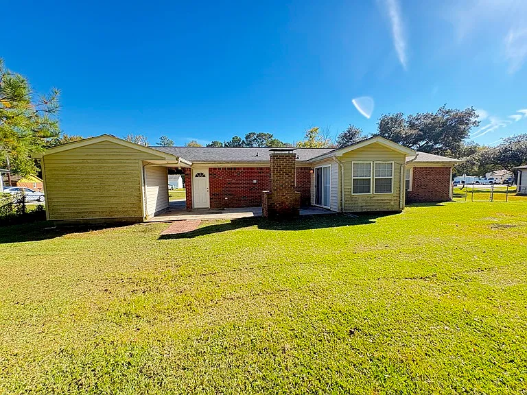 3 bed, 1435 sqft, $1,850 — Photo 4