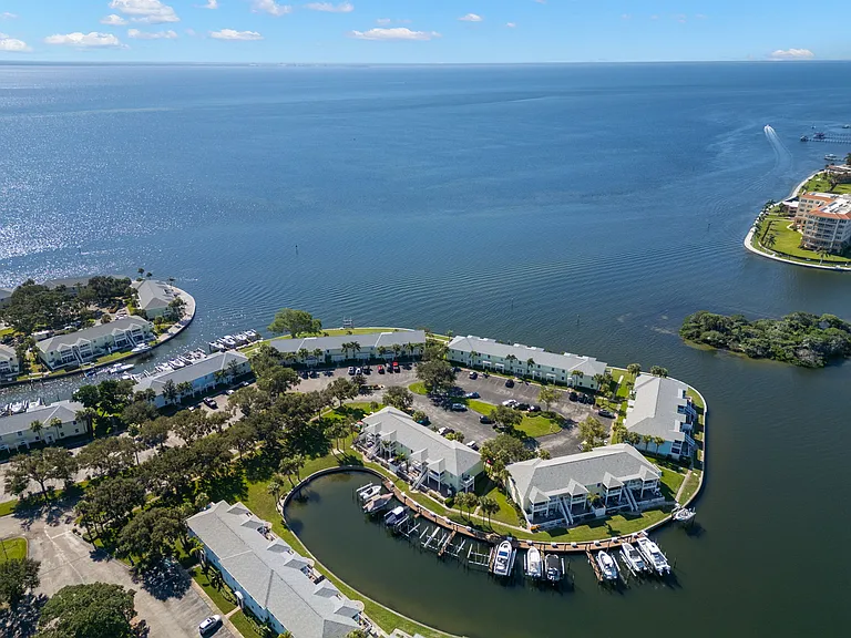 5243 Beach Dr SE #B — Photo 41