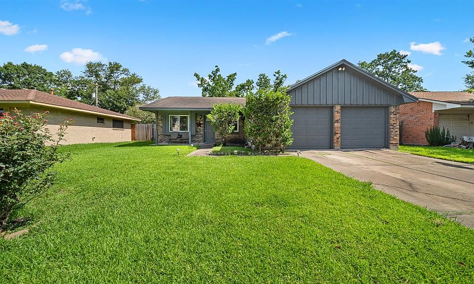 1st image of 2010 Fairfield Court