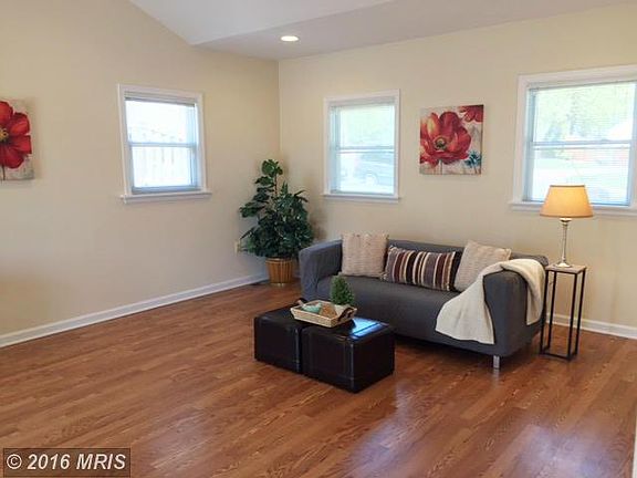 2nd image of 3028 Jonothan Pl