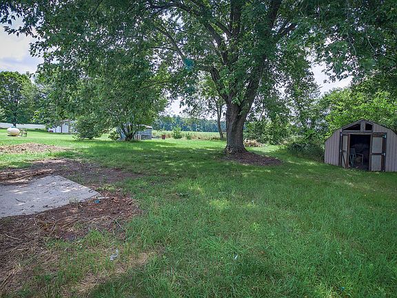 3rd image of 68884 Fairview Dr