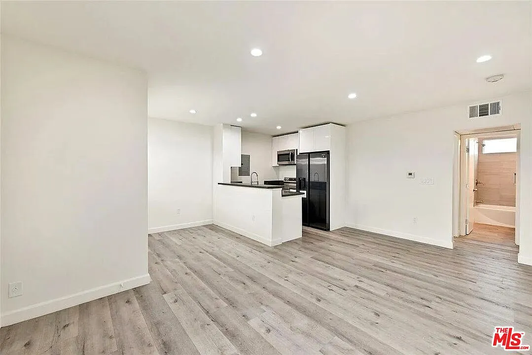 Building Photo - 5529 Bonner Ave #2