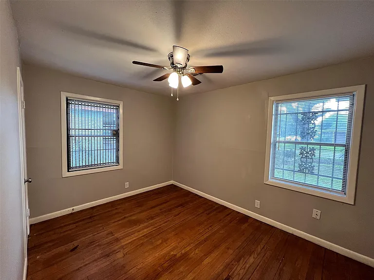 3409 Bacon St — Photo 8