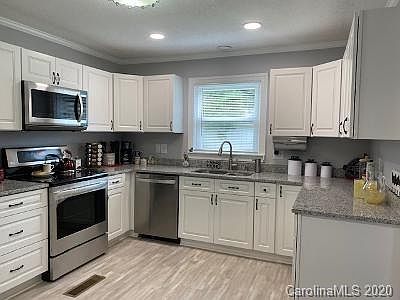 2nd image of 1707 Sue St