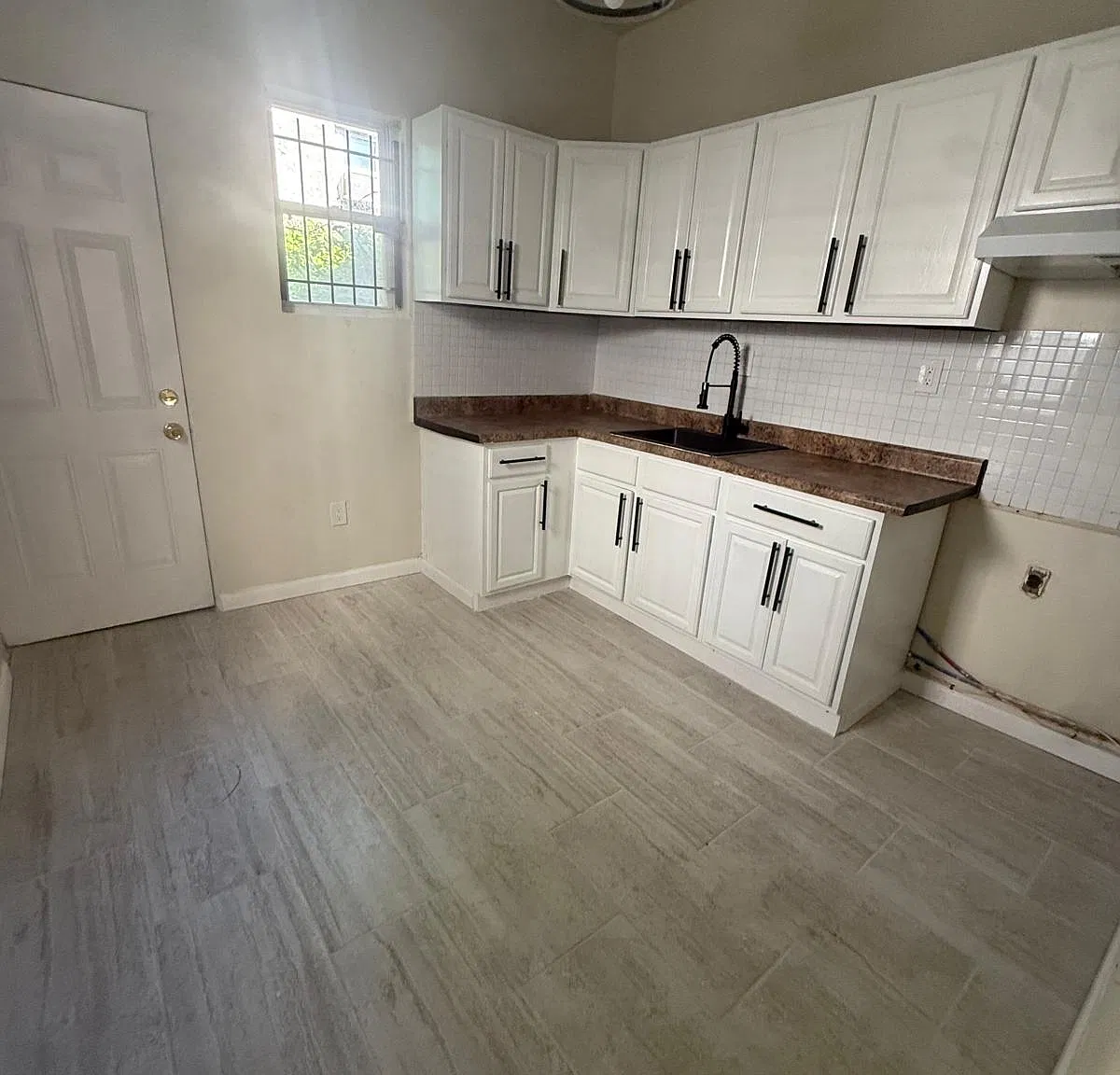 4 bed, 1.5 bath, 1140 sqft, $1,550 — Photo 3