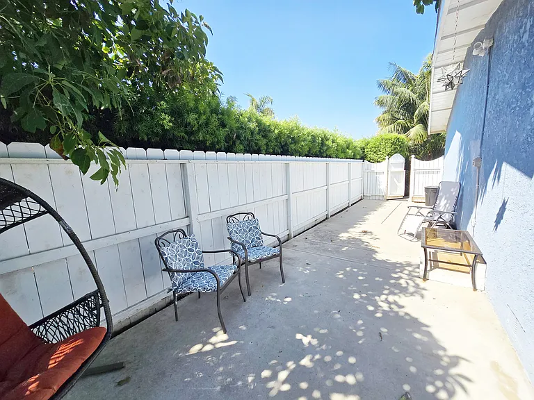 819 Hymettus Ave #BACK — Photo 9
