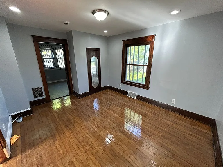 11220 Primrose Ave — Photo 8