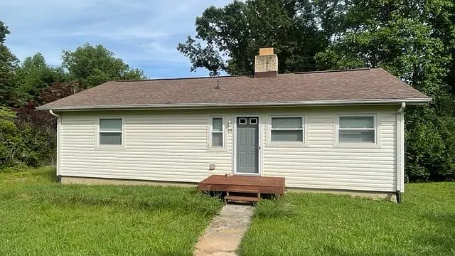 455 East Dr