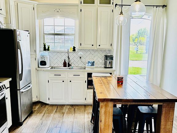 3rd image of 4308 Captain Kidd Way