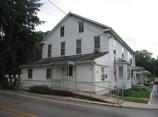 862 Iron Ridge Rd APT B, Spring Grove, PA 17362