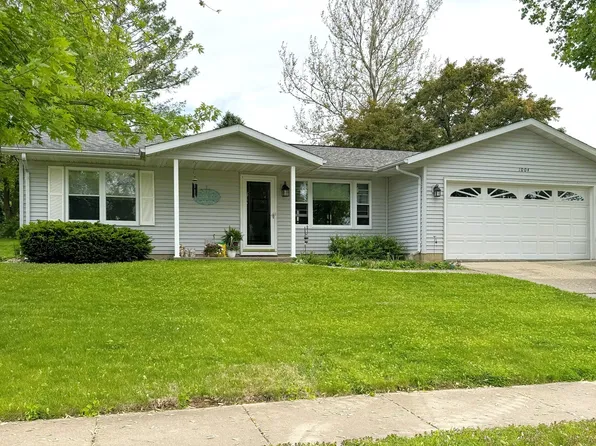 1004 N Hill Dr, Dixon, IL 61021