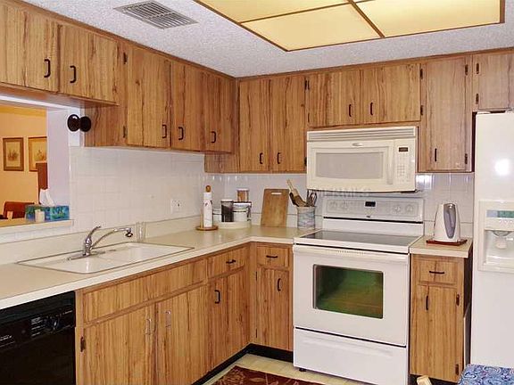 2nd image of 820 Patricia Ave APT 202