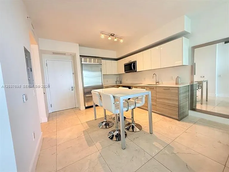 1300 Brickell Bay Dr #CU-1904 — Photo 8