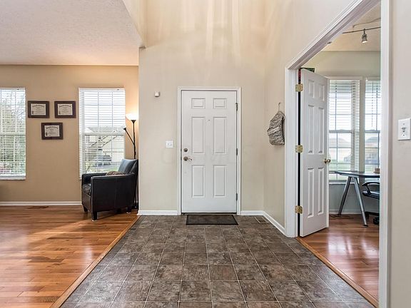 3rd image of 9059 Lupine Dr