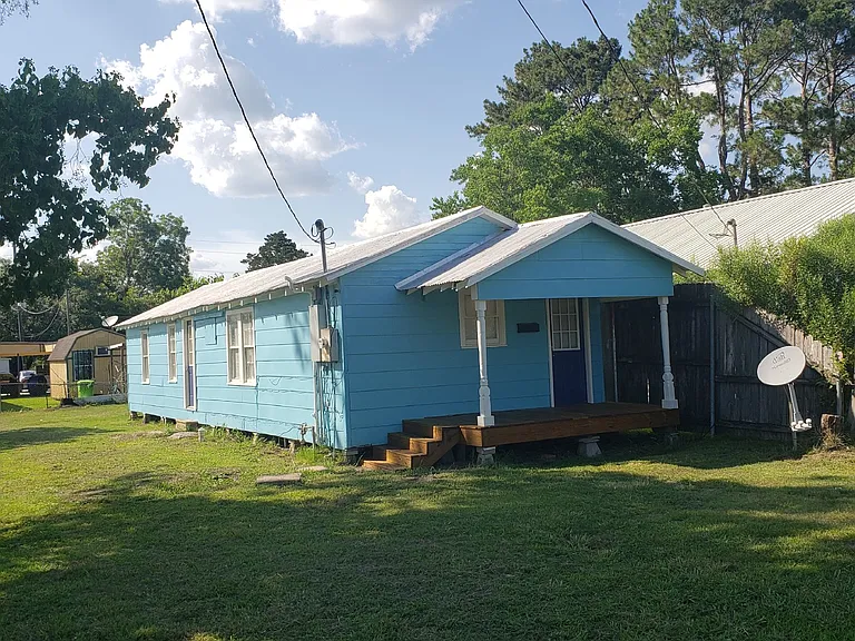 914 Landry St — Photo 1